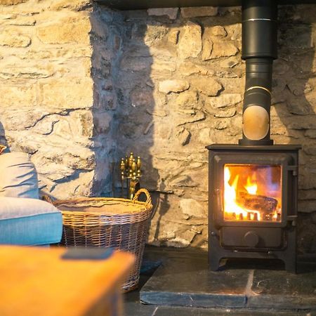 St Davids Hideaway With Roll-Top Bath & Log Burner Eksteriør bilde