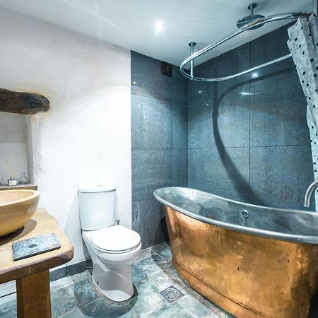 St Davids Hideaway With Roll-Top Bath & Log Burner Eksteriør bilde