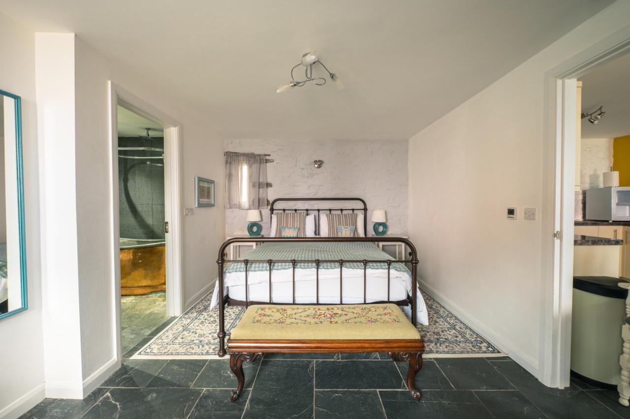 St Davids Hideaway With Roll-Top Bath & Log Burner Eksteriør bilde