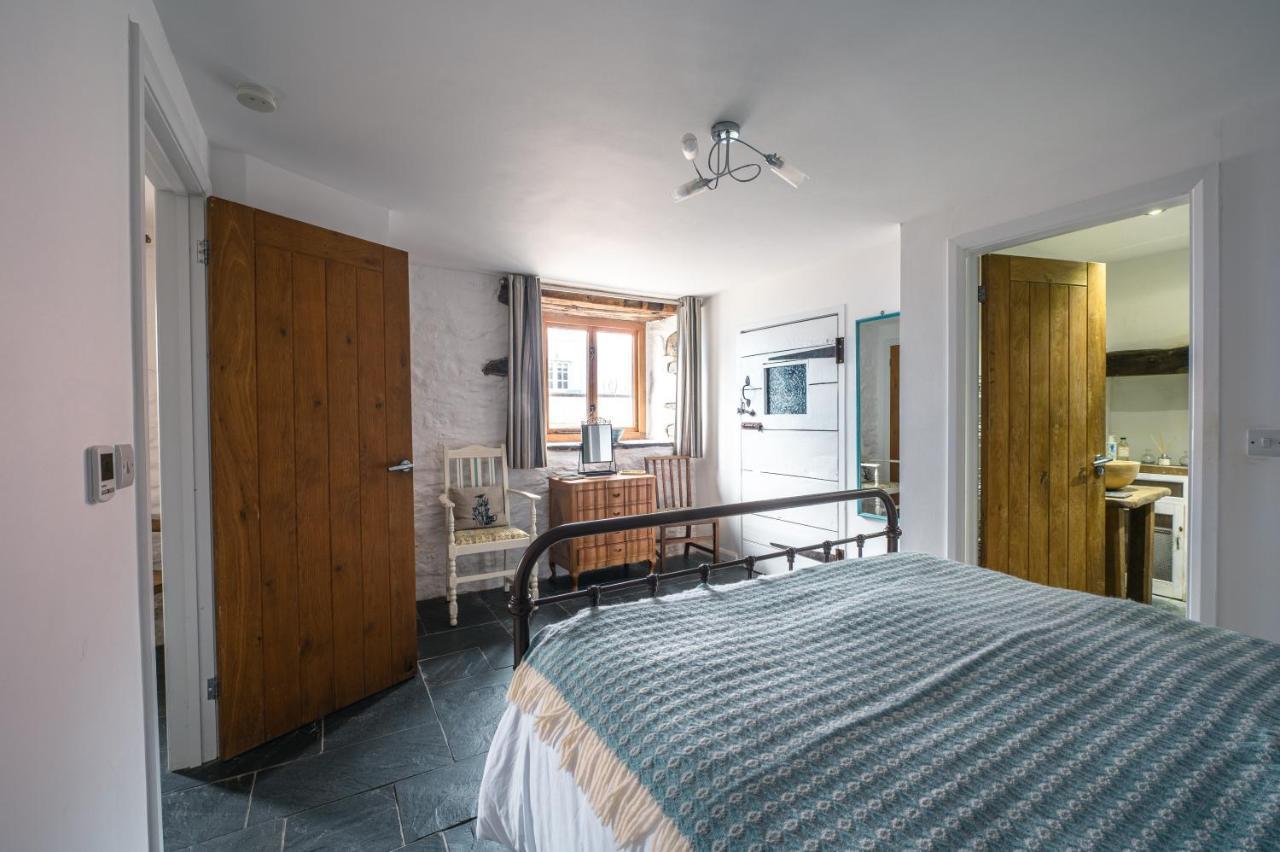 St Davids Hideaway With Roll-Top Bath & Log Burner Eksteriør bilde