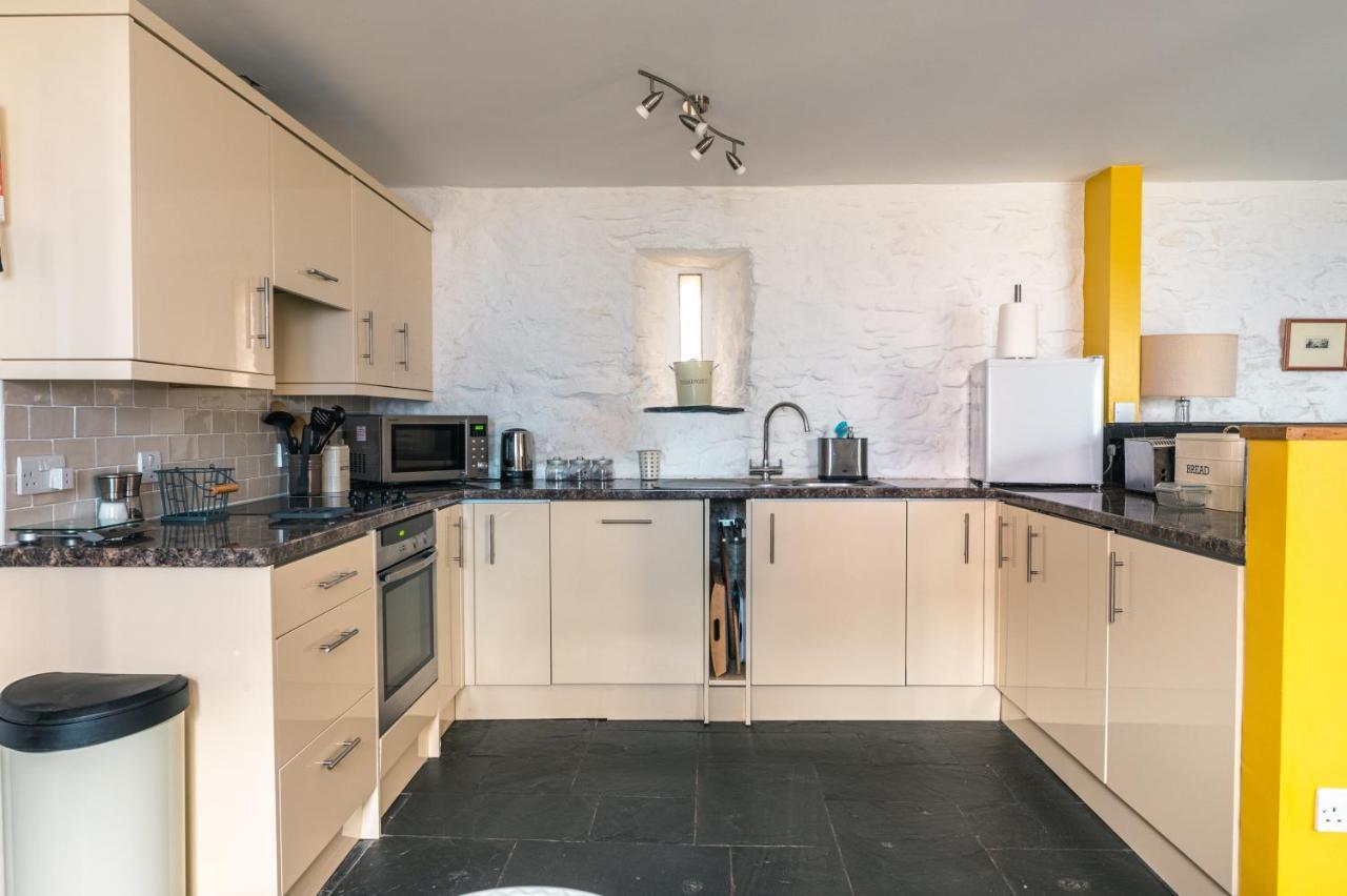 St Davids Hideaway With Roll-Top Bath & Log Burner Eksteriør bilde