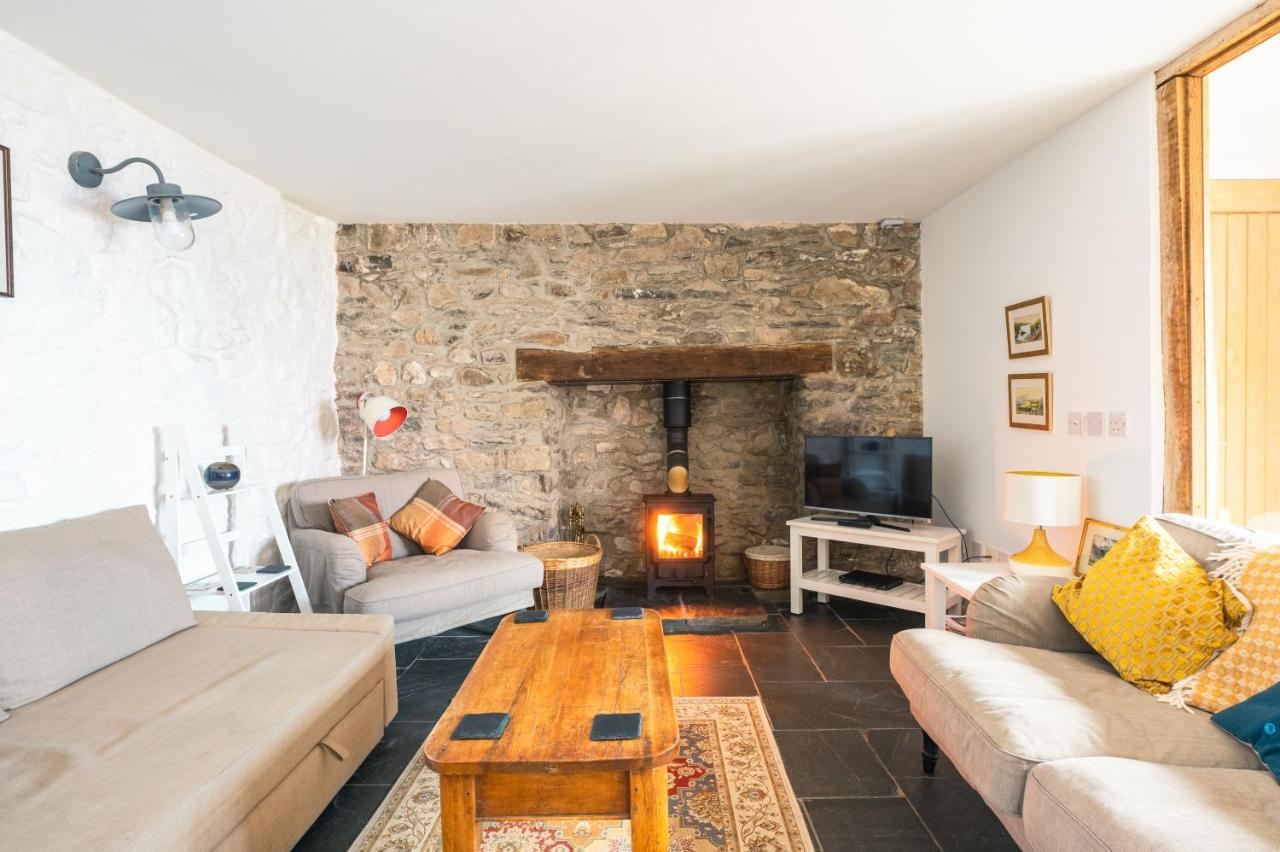 St Davids Hideaway With Roll-Top Bath & Log Burner Eksteriør bilde