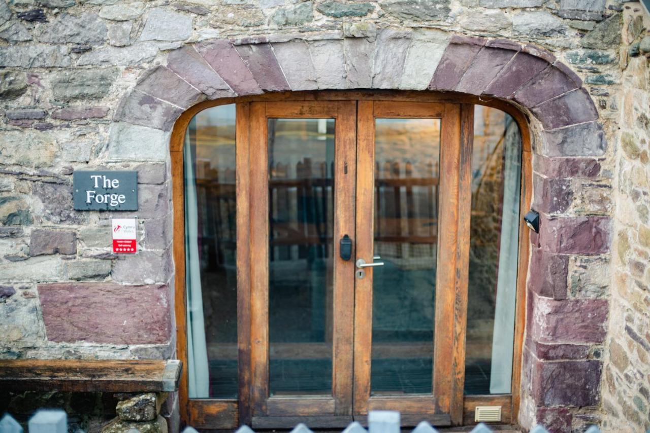 St Davids Hideaway With Roll-Top Bath & Log Burner Eksteriør bilde